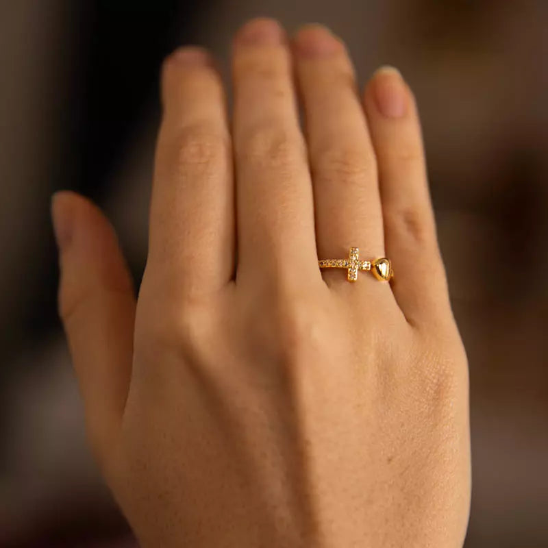 Anel de Cruz com Coração – Anel Religioso Feminino (Ajustável)