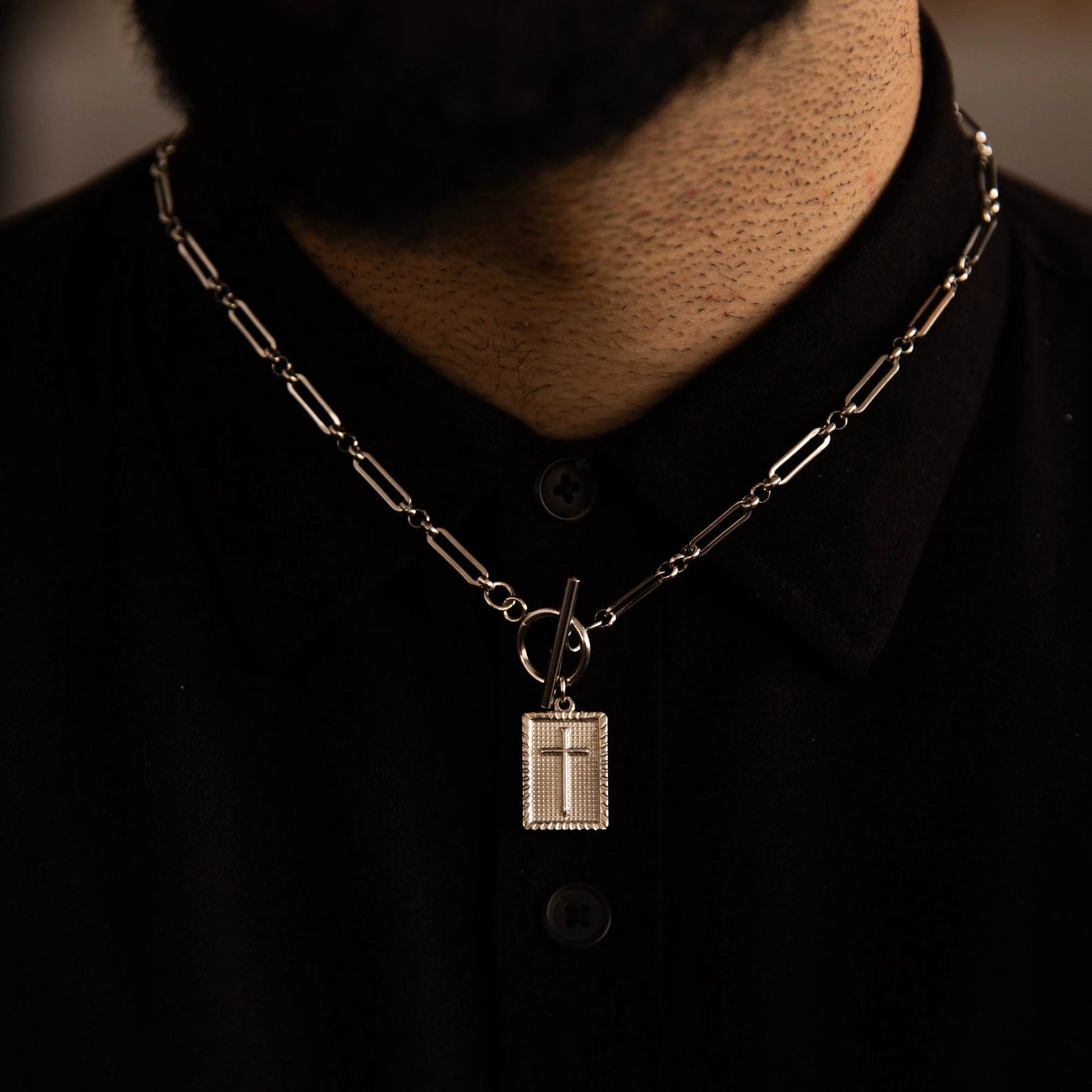 Colar Medalha de Cruz Cristã – Símbolo de Fé e Salvação Masculino e Feminino
