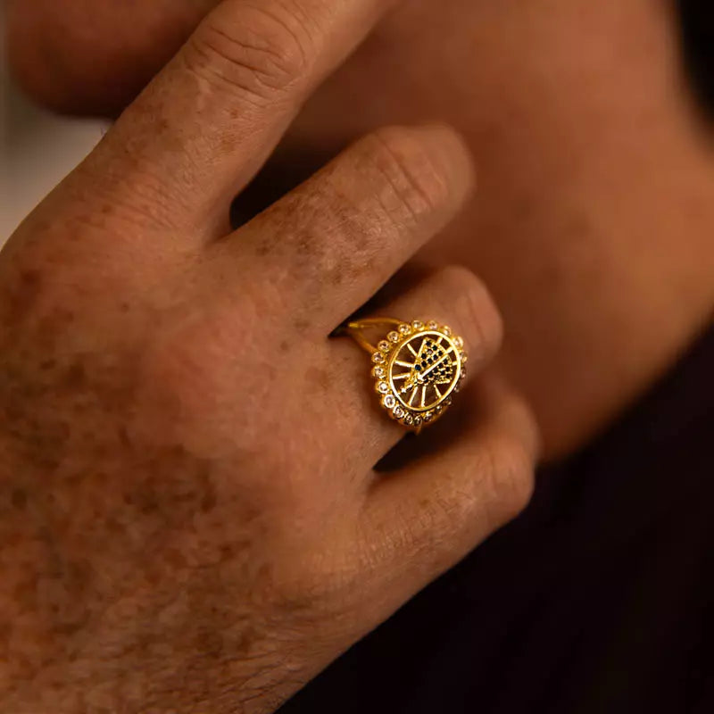 Anel Nossa Senhora Aparecida Ajustável Ouro 14k – Anel Religioso Feminino com Zircônias