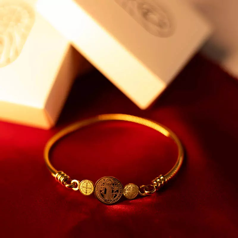 Pulseira São Bento Ouro ou Prata Feminina – Pulseira Religiosa com Medalha de Devoção