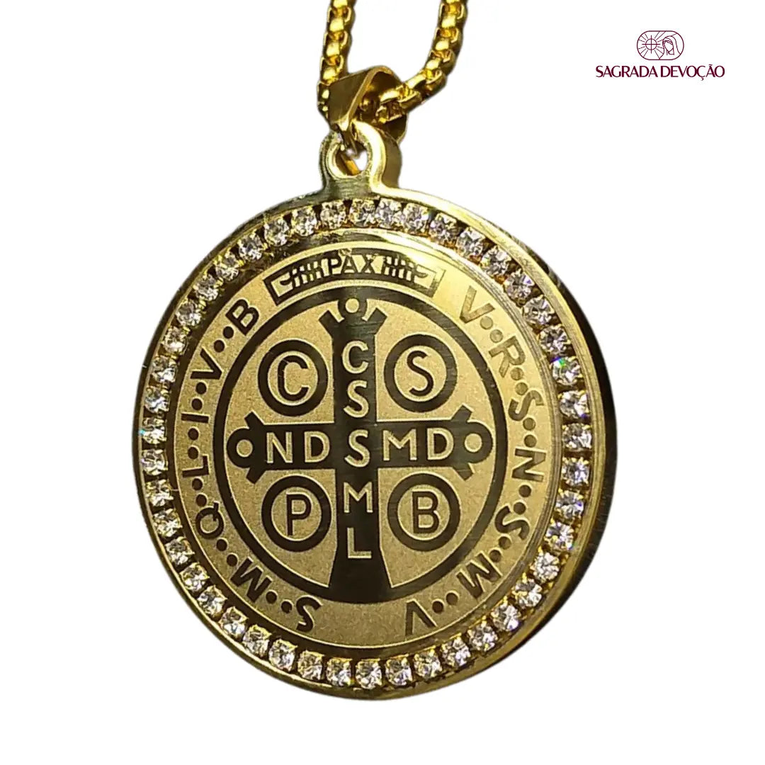 Colar São Bento com Zircônias – Medalha Religiosa com Pedras Brilhantes Masculino e Feminino