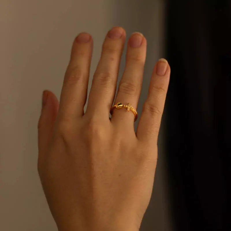 Anel de Cruz com Coração – Anel Religioso Feminino (Ajustável)