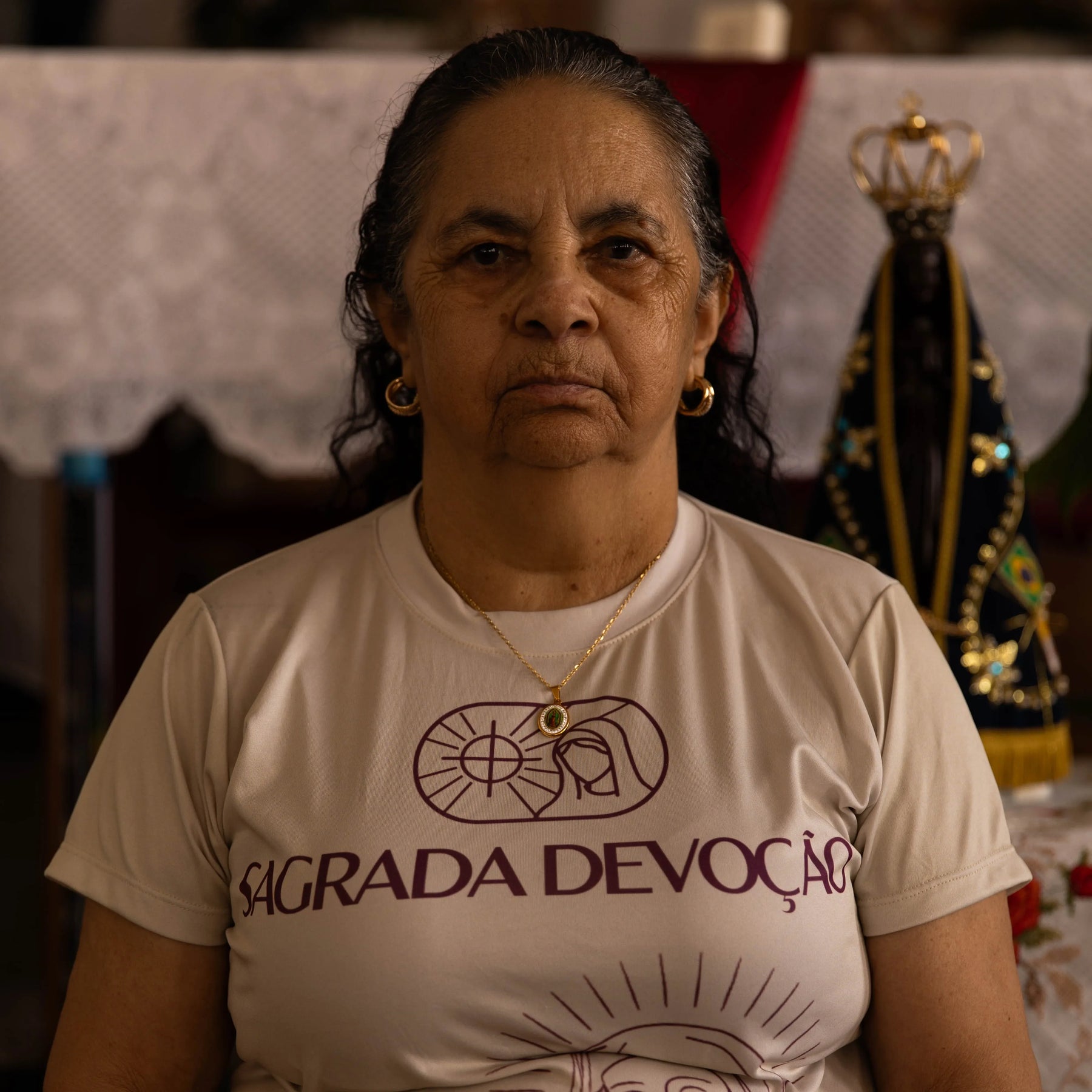 Colar Nossa Senhora de Guadalupe com Zircônias – Pingente Religioso Feminino Delicado