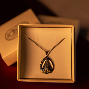 Colar Nossa Senhora Aparecida Black com Zircônias Azuis – Colar Religioso Feminino Premium