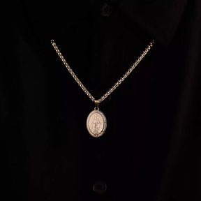 Colar Virgem Maria – Pingente Religioso de Nossa Senhora com Símbolo de Devoção