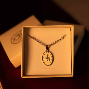Colar Virgem Maria – Pingente Religioso de Nossa Senhora com Símbolo de Devoção