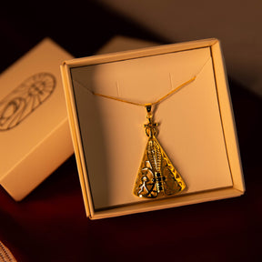 Colar Nossa Senhora Essência Divina Ouro 14k – Pingente Religioso Feminino Vazado com Cruz