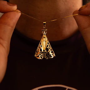 Colar Nossa Senhora Essência Divina Ouro 14k – Pingente Religioso Feminino Vazado com Cruz