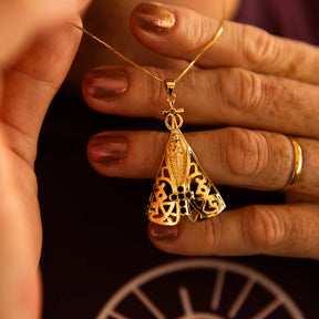 Colar Nossa Senhora Essência Divina Ouro 14k – Pingente Religioso Feminino Vazado com Cruz