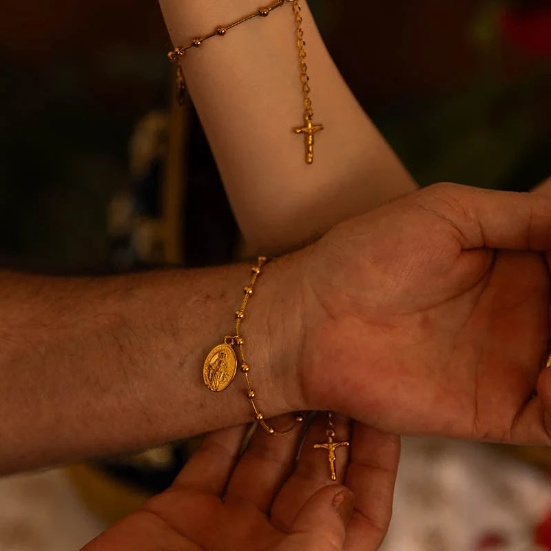 Pulseira Virgem Maria com Dezena de Terço Ouro – Pulseira Religiosa Feminina para Oração