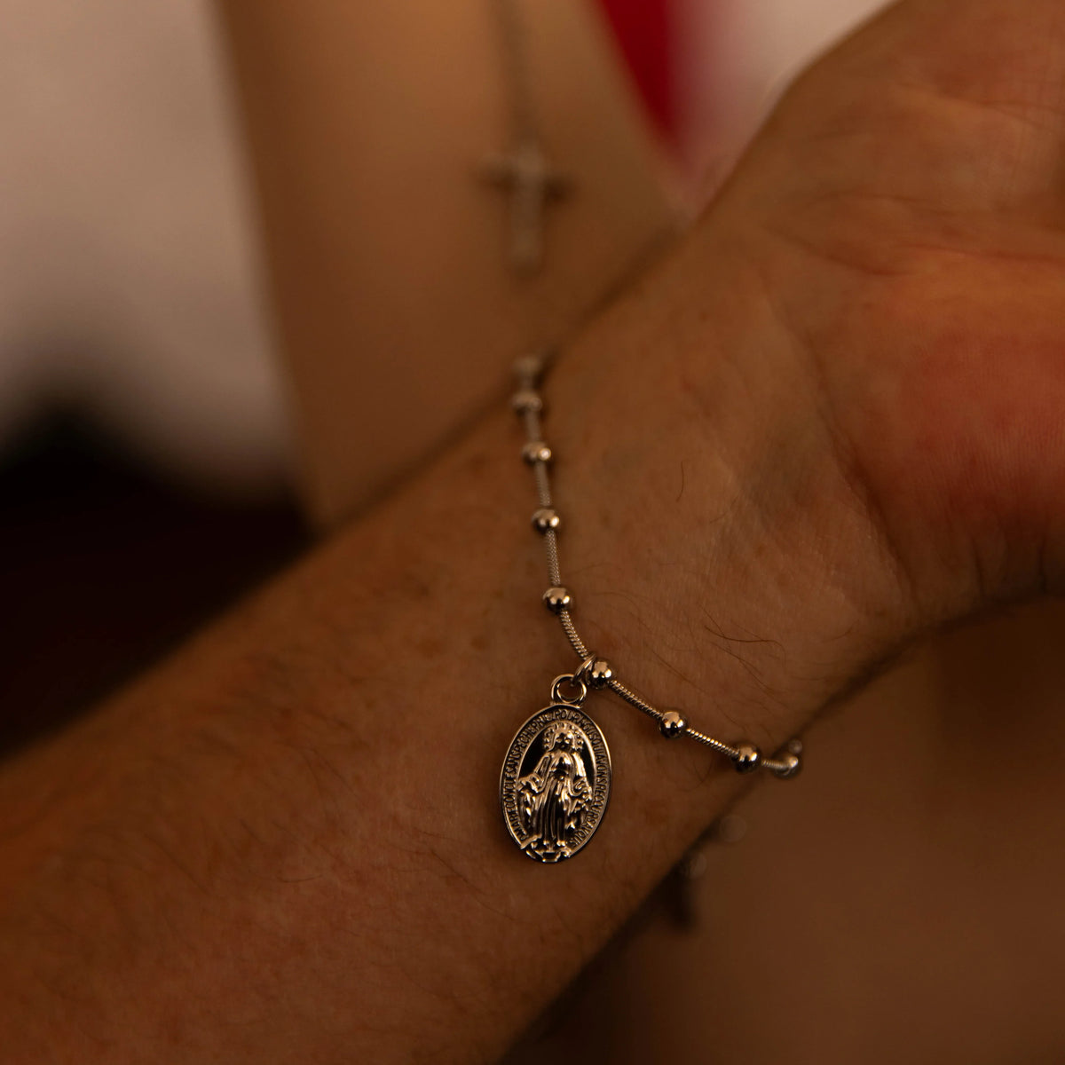 Pulseira Virgem Maria com Dezena de Terço Prata – Pulseira Religiosa Feminina para Oração