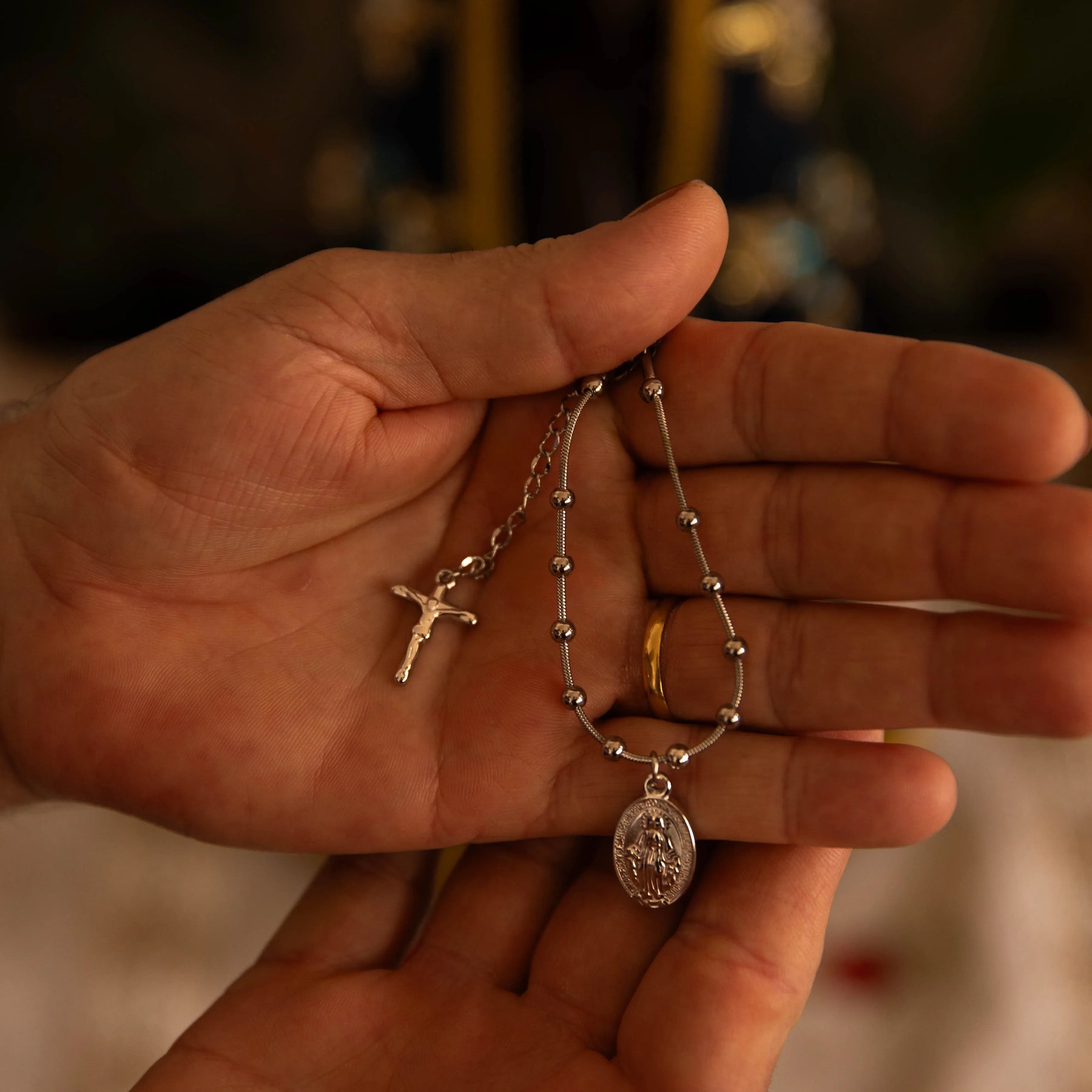 Pulseira Virgem Maria com Dezena de Terço Prata – Pulseira Religiosa Feminina para Oração