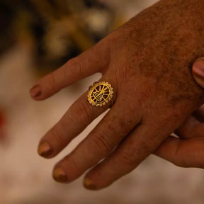 Anel Nossa Senhora Aparecida Ajustável Ouro 14k – Anel Religioso Feminino com Zircônias