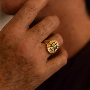 Anel Nossa Senhora Aparecida Ajustável Ouro 14k – Anel Religioso Feminino com Zircônias