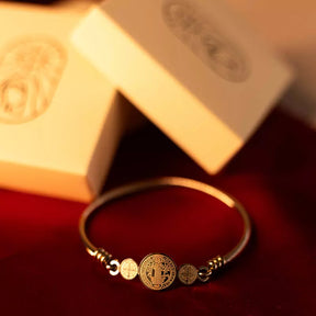 Pulseira São Bento Ouro ou Prata Feminina – Pulseira Religiosa com Medalha de Devoção