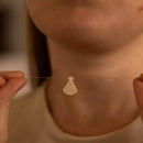 Colar Nossa Senhora Aparecida de Madrepérola no fio de nylon