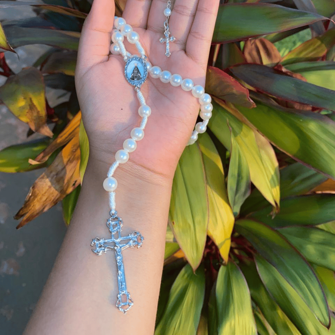 Terço Nossa Senhora Aparecida com Pérolas – Terço Católico para Oração e Devoção
